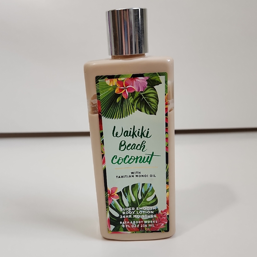 Bath & Body Works Waikiki Beach Coconut With Tahitian Monoi Oil 24 Hour Moisture